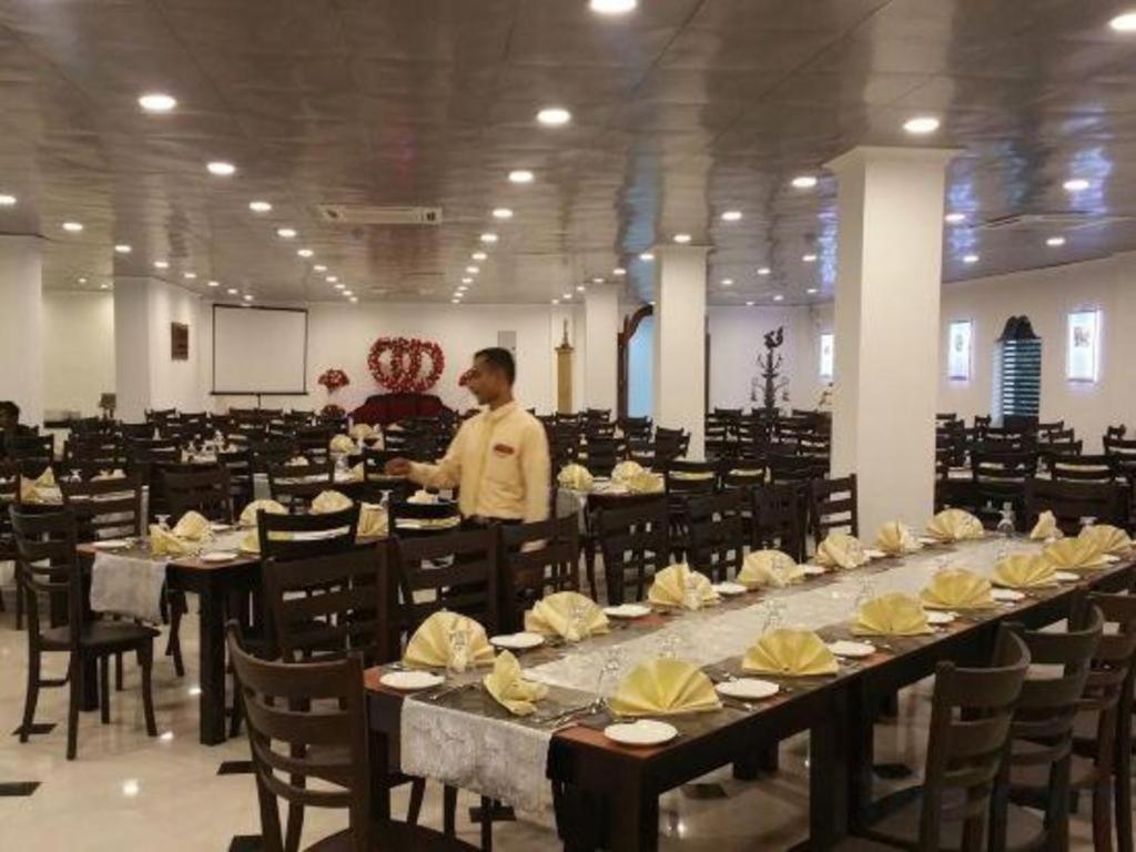 فندق رويال كانديان المظهر الخارجي الصورة