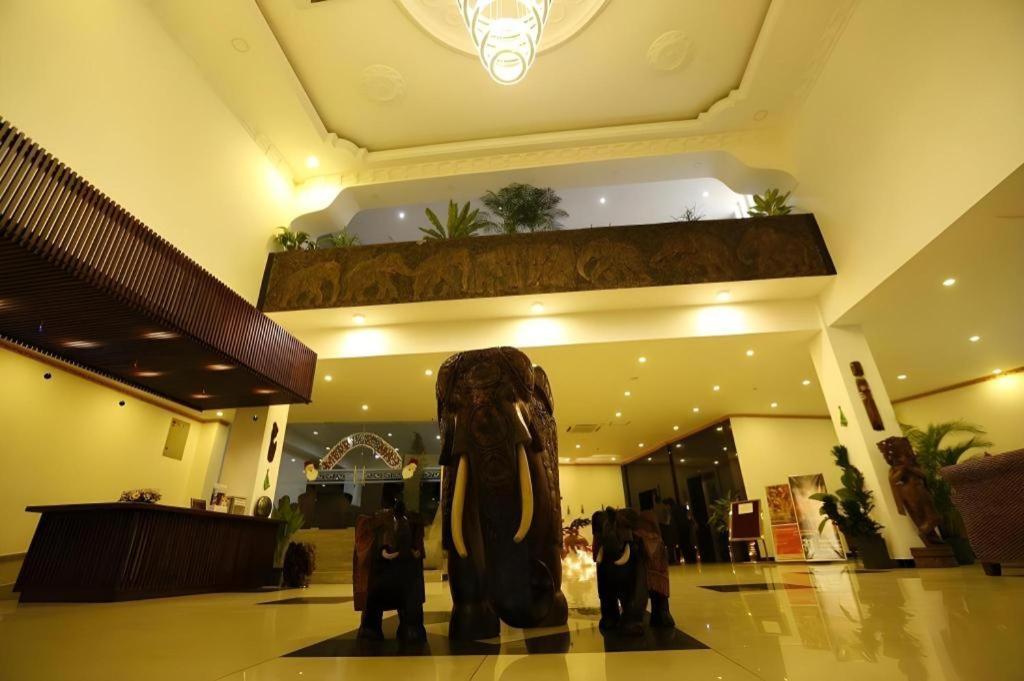 فندق رويال كانديان المظهر الخارجي الصورة