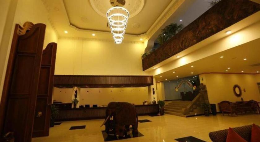 فندق رويال كانديان المظهر الخارجي الصورة